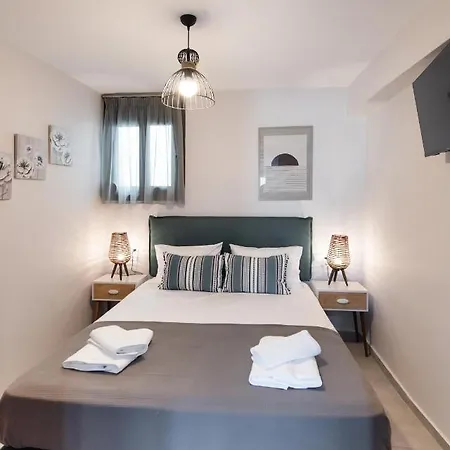 Appartement Angelica's And Irene's Design Swimming Pool