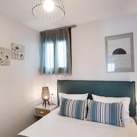 Angelica's And Irene's Design Swimming Pool Apartment