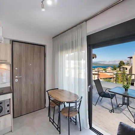 Apartment Angelica's And Irene's Design Swimming Pool *