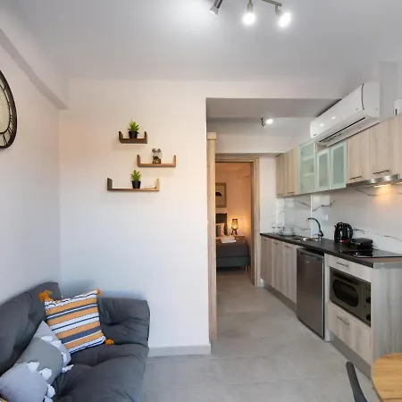 Angelica's And Irene's Design Swimming Pool Apartment *