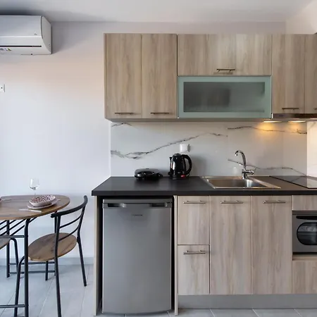 Irene'S Design Apartment Swimming Pool 尼基亚娜