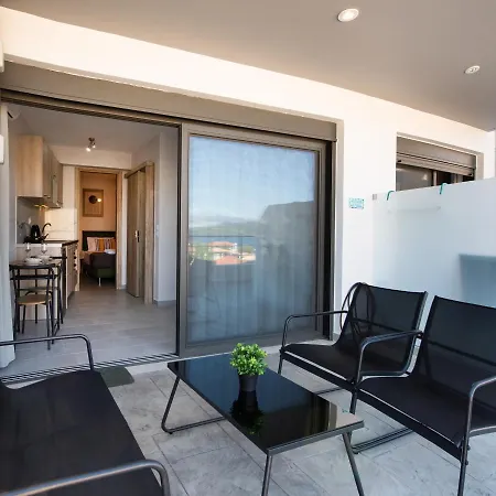 Angelica's And Irene's Design Swimming Pool Apartment *